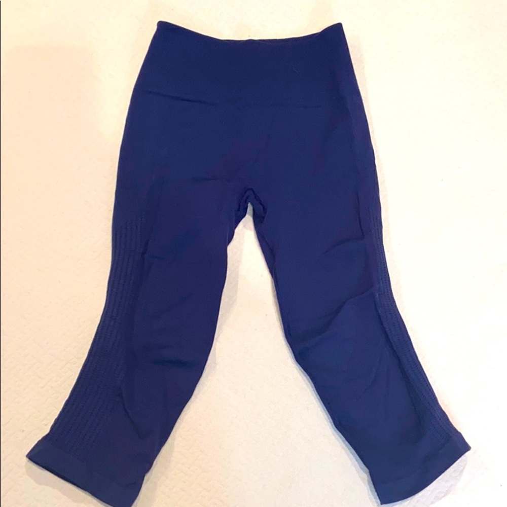 Navy blue cropped lululemon leggings size 6